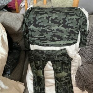 Express Green Camo Leggings